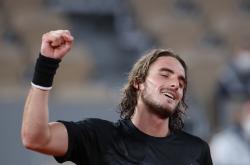 开云体育-英国网球队碾压意大利网球队，西西帕斯制霸全场的简单介绍