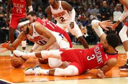 开云体育在线-太阳中锋突出表现，打破对手防线