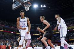 开云APP-塞尔维亚男篮险胜日本男篮，布拉德利打破历史纪录的简单介绍