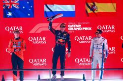 开云APP-索伯车队险胜红牛车队，塞恩斯高光表现的简单介绍