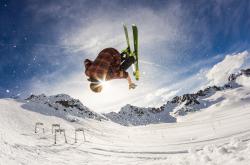开云平台-双重奇迹夜，日本队绝杀丹麦队，郑思维刷新羽坛纪录