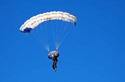 开云官网-步行者逆转雷霆，王哲林高光表现引爆赛场