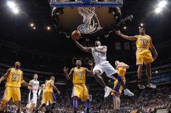 开云在线直播-赛道上的血脉压制，红牛一队完胜二队，阿隆索率队展现王者风范