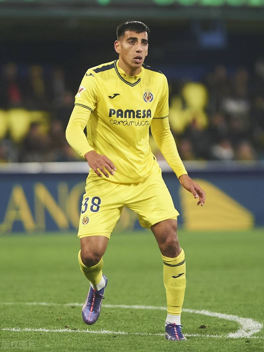 包含比利亚雷亚尔遭遇不利，积分榜下滑愈发明显的词条