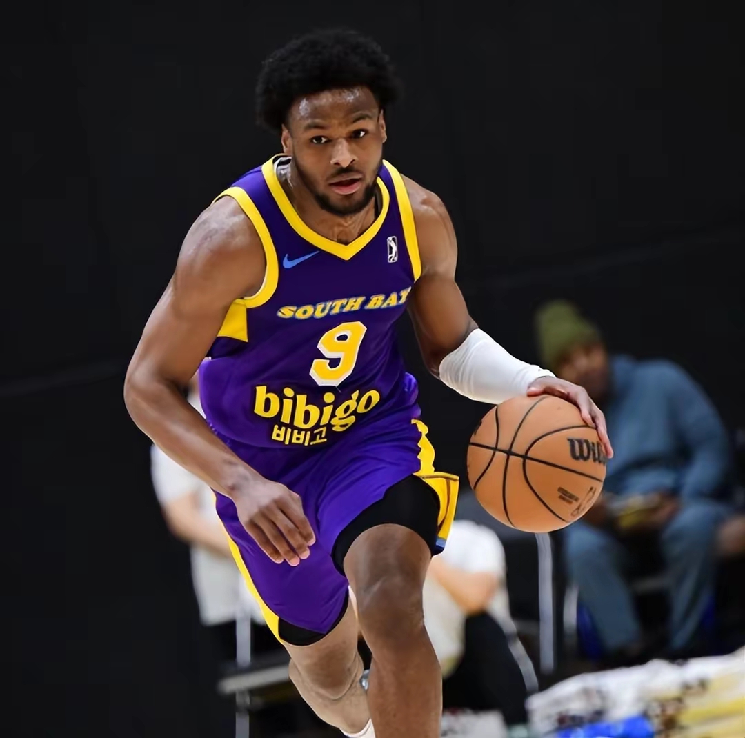 美国运动员在比赛中表现出色