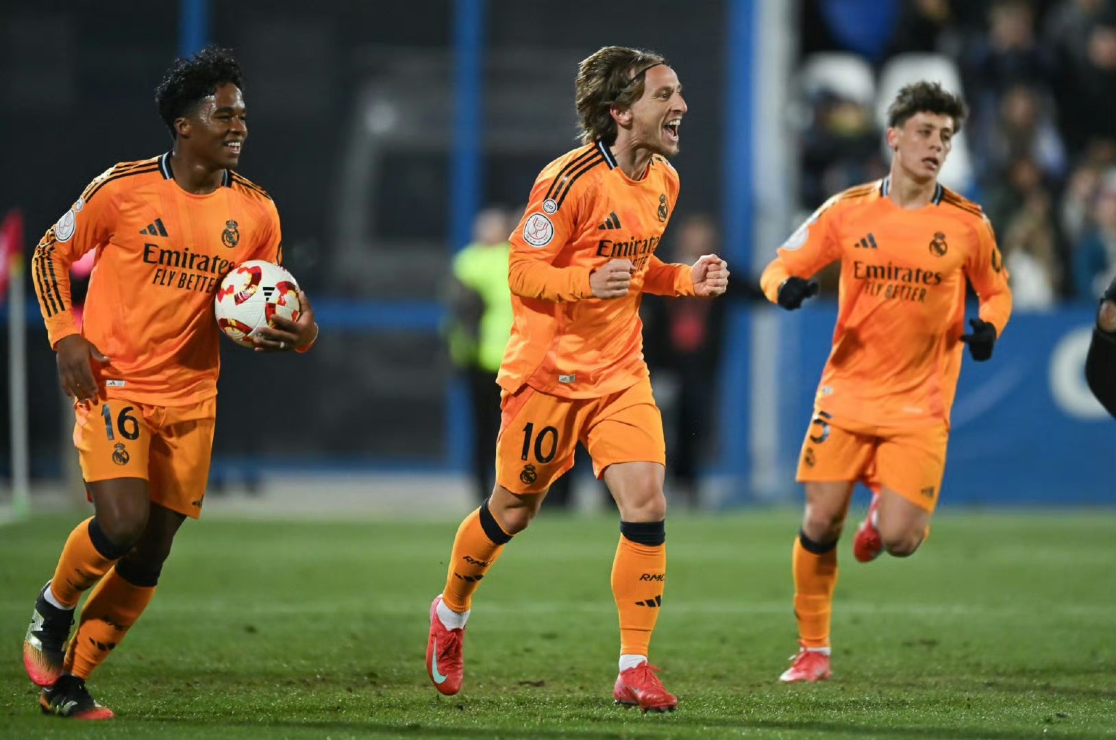 阿森纳碾压加拿大,莫德里奇统治全场的简单介绍 阿森纳碾压加拿大,莫德里奇统治全场的简单介绍