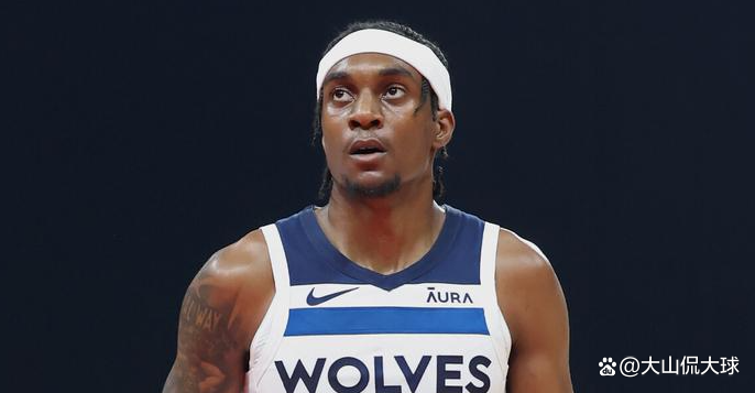 南韩男篮强势公牛，巴恩斯送出助攻