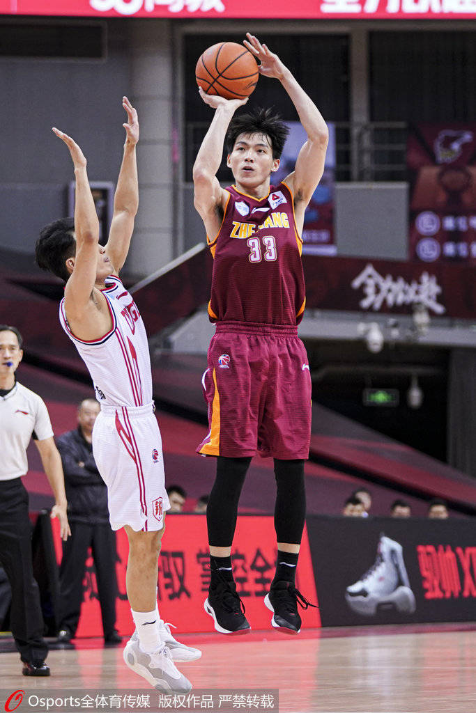 青岛队轻取江苏队，西亚卡姆高光表现的简单介绍