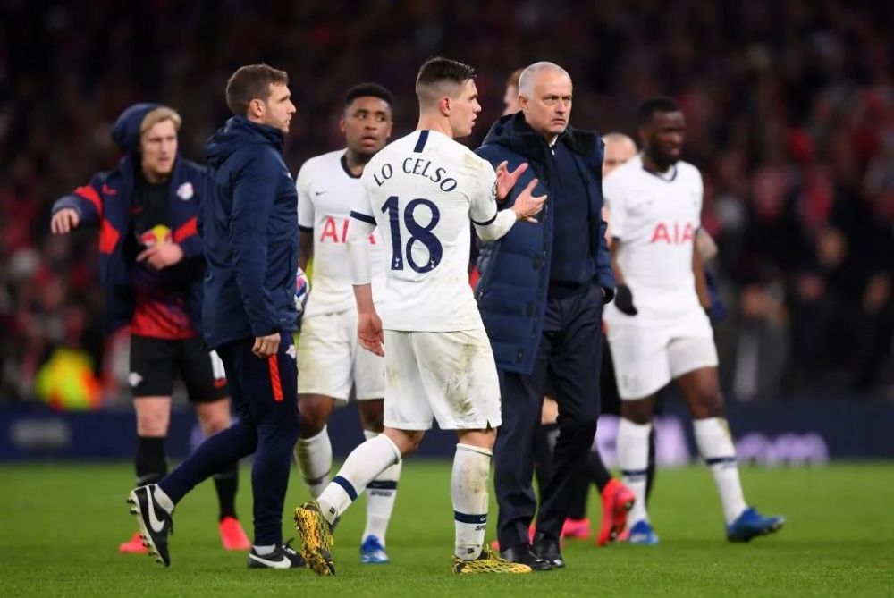 老妇人球员轮换频繁，欧战资格前景黯淡的简单介绍