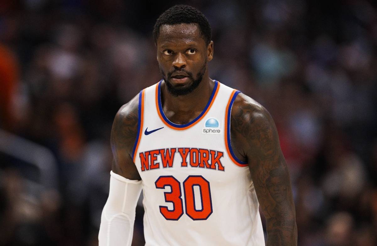 包含黄蜂球员态度消极，兰德尔进攻无力无法挽回颓势的词条