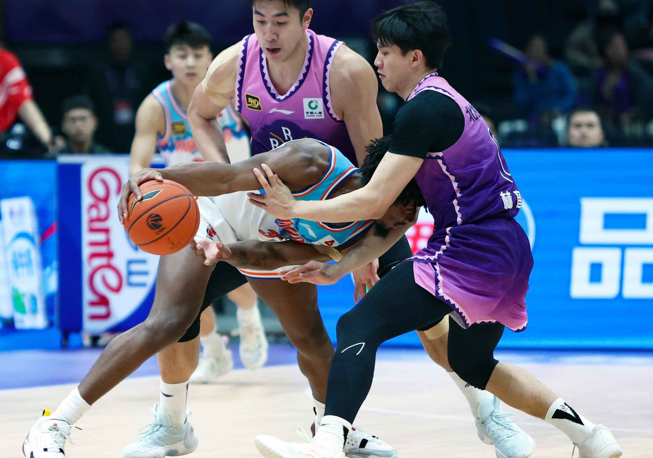 无懈可击！球队全面碾压对手晋级