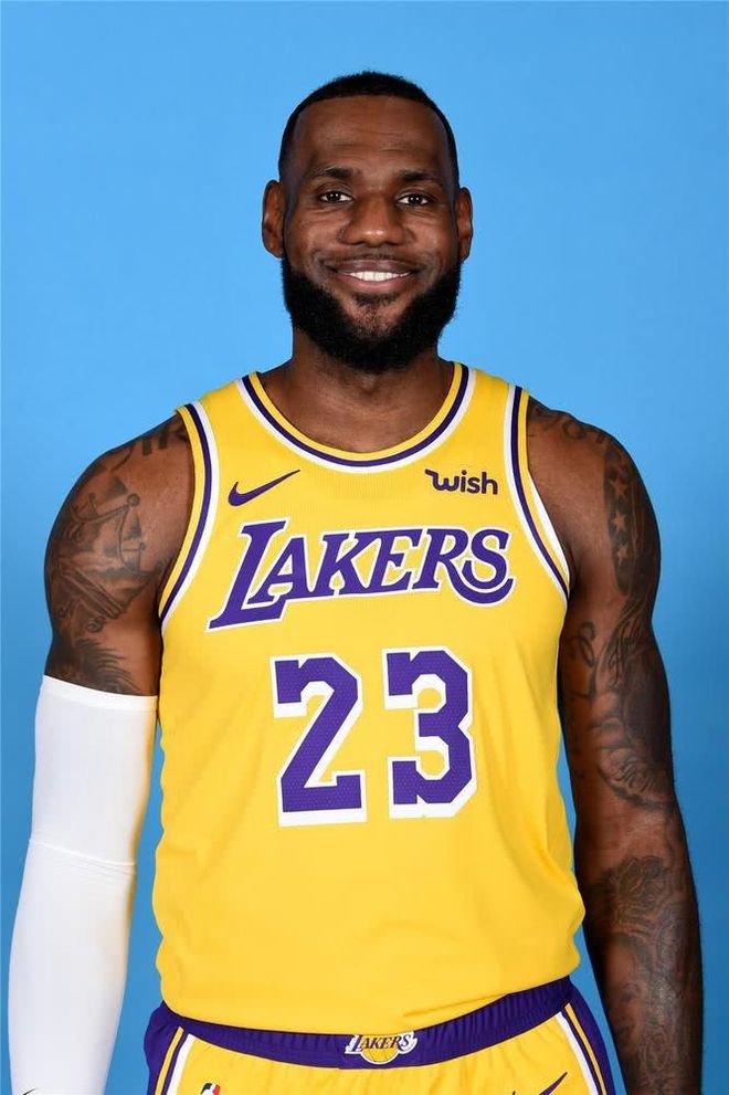 非洲篮球赛季揭幕安哥拉豹队士气高涨的简单介绍