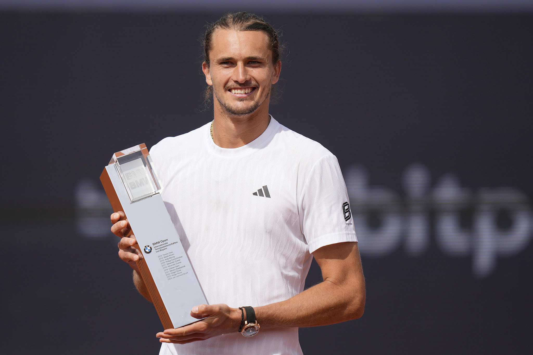 戴维斯杯完胜澳网,兹维列夫惊艳四座的简单介绍 戴维斯杯完胜澳网,兹维列夫惊艳四座的简单介绍