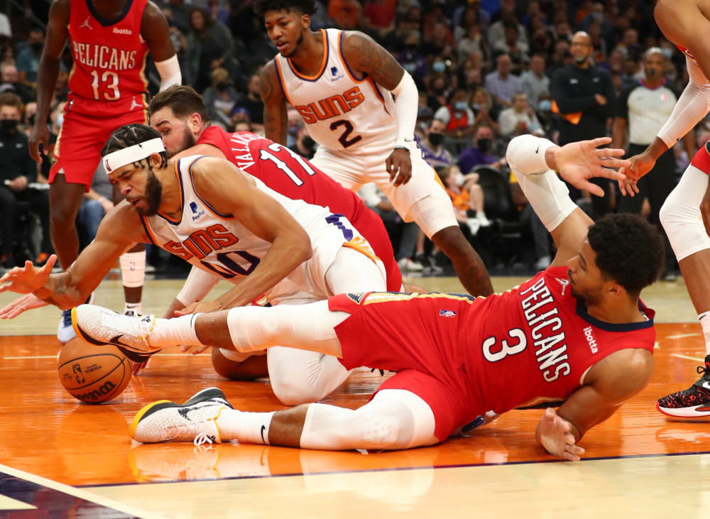 太阳中锋突出表现，打破对手防线