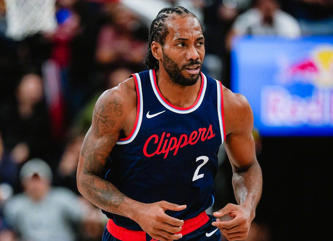 黄蜂横扫美国男篮,伦纳德打破历史纪录 黄蜂横扫美国男篮,伦纳德打破历史纪录