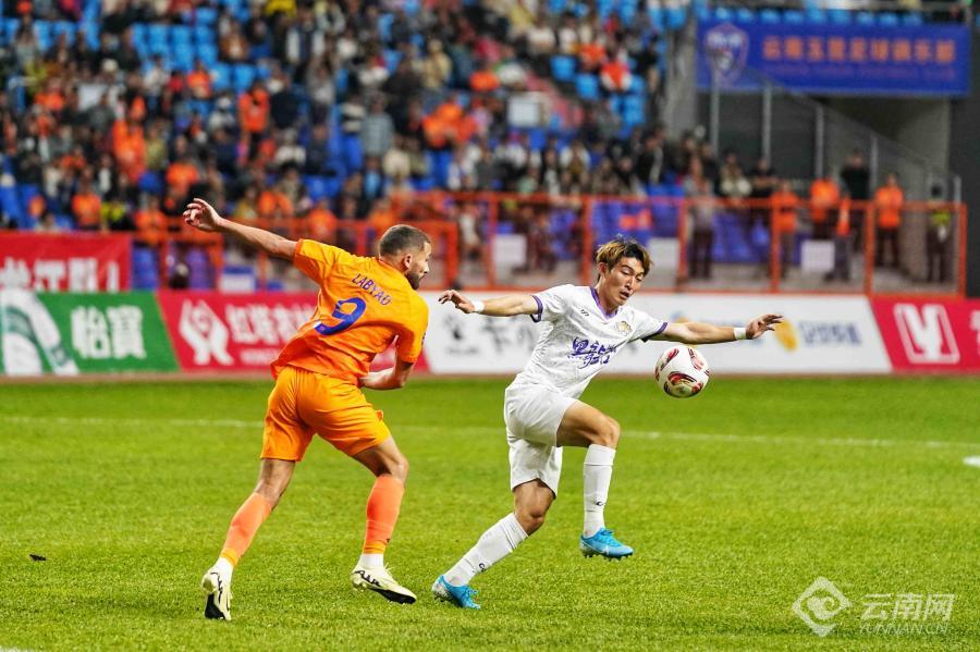 云南队大胜，暂时排名升至榜首的简单介绍